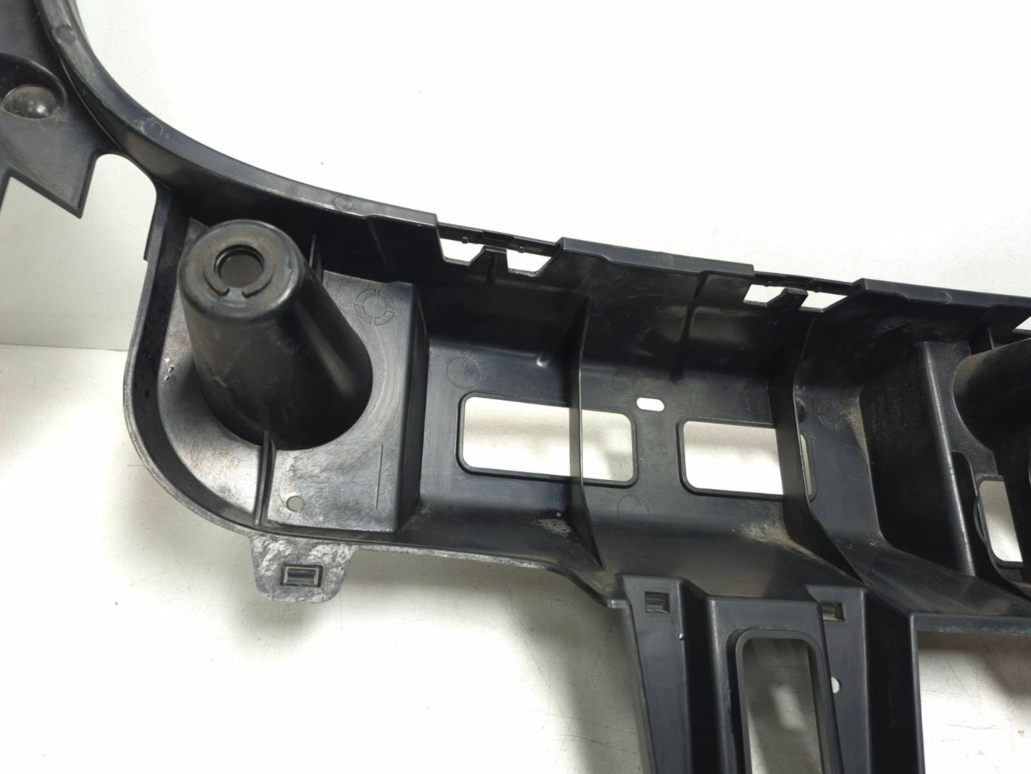 2008 BMW X6 E71 Rear Bumper Center Guide Bracket Support OEM