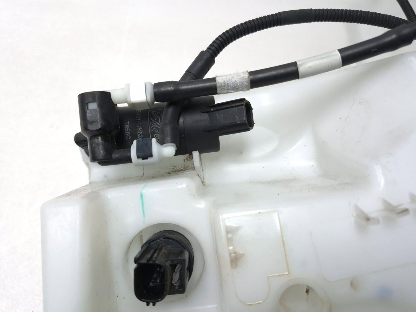 2014 Ford Focus St Windshield Washer Fluid Reservoir Assy OEM