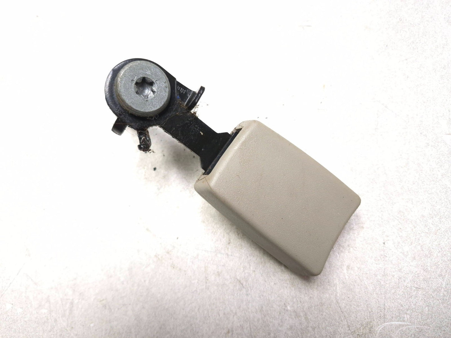 2008 Lincoln Navigator Rear 2nd Row Seat Hinge Cover Trim Driver Side Lh OEM