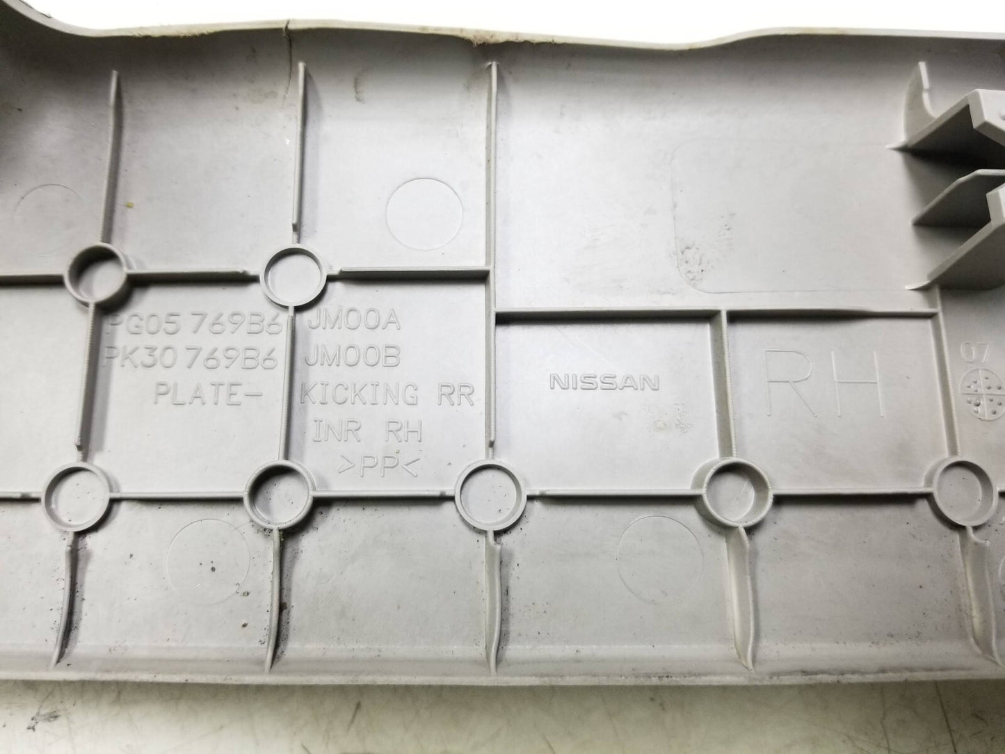 2008 - 2015 Nissan Rogue Door Sill Kick Plate Trim Front & Rear 4pcs OEM