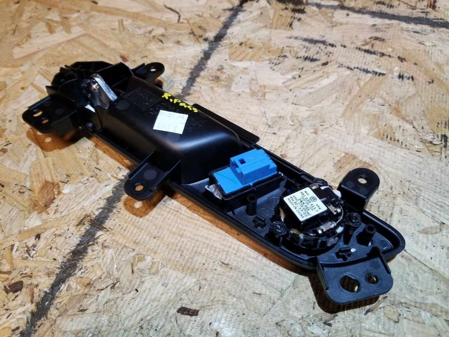 10 11 12 13 14 VW Passat Interior Door Handle Rear Right Passenger Side OEM 41k