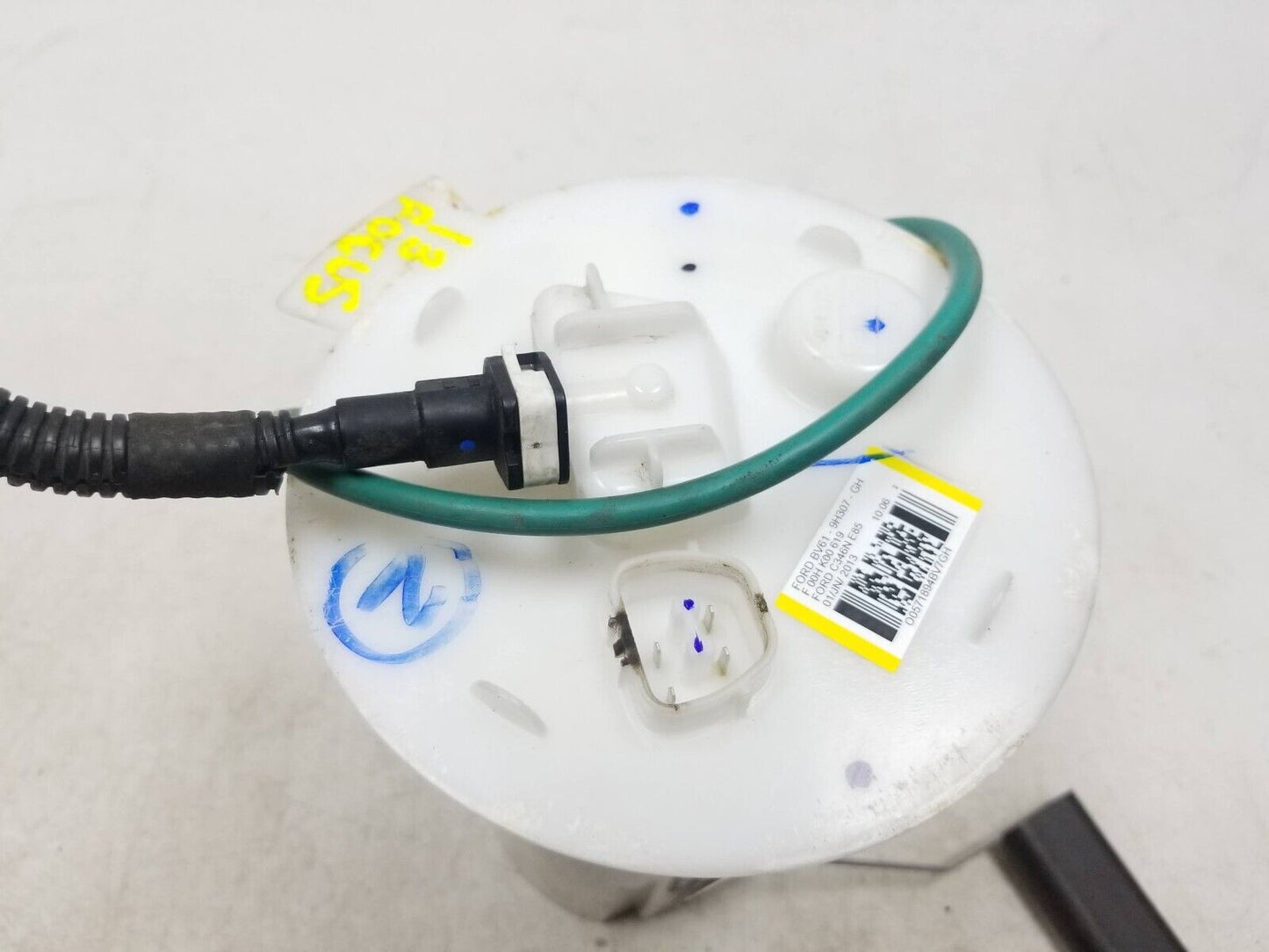 12 - 14 Ford Focus Fuel Pump Bv61-9h307-gh OEM