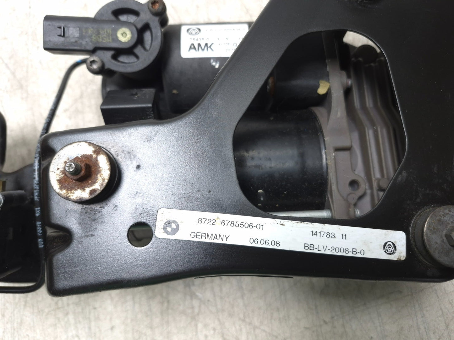 2008 BMW X6 E71 Air Suspension Compressor Pump OEM
