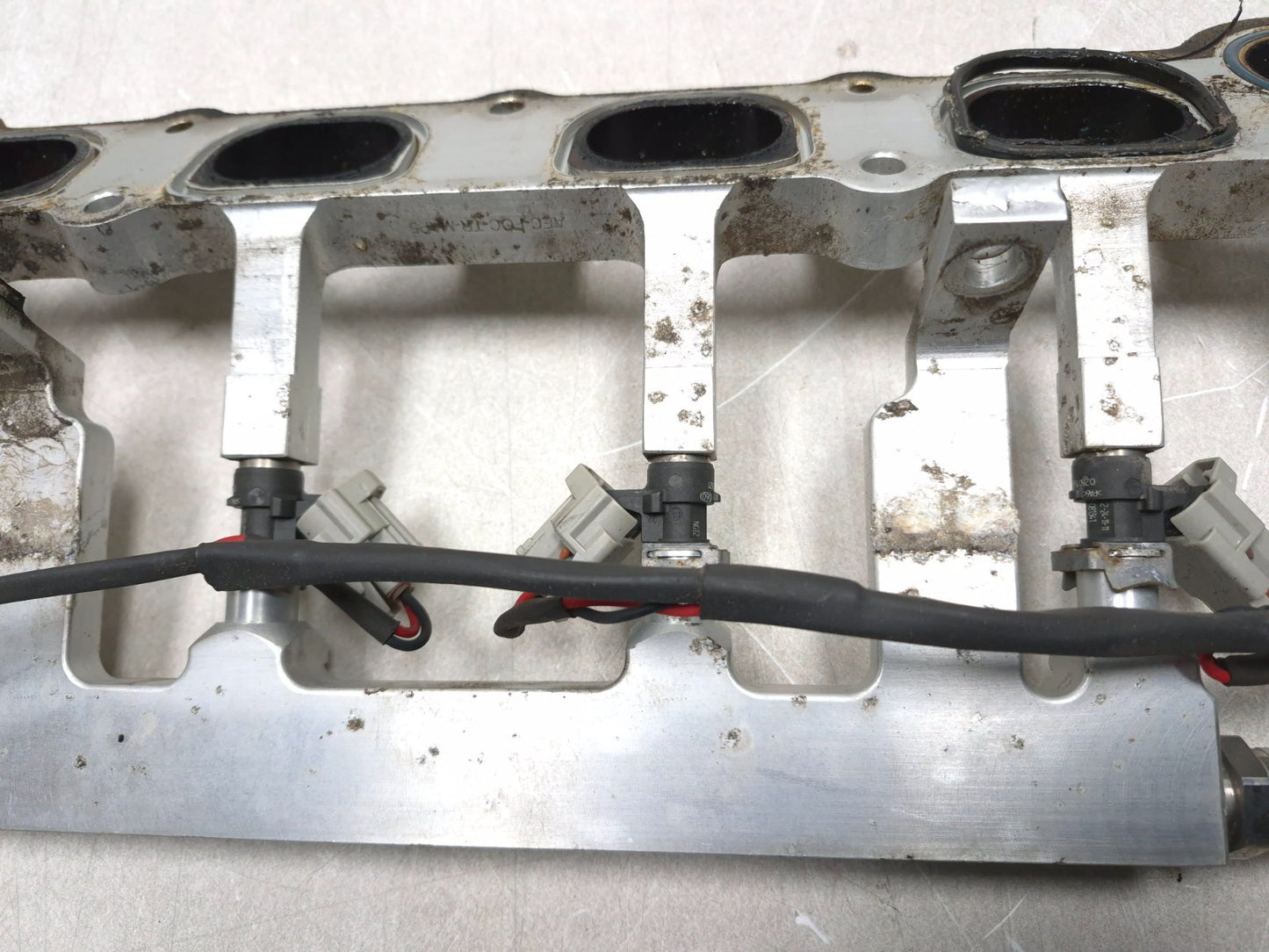 2013 Ford Transit Connect Fuel Rail With Injectors OEM
