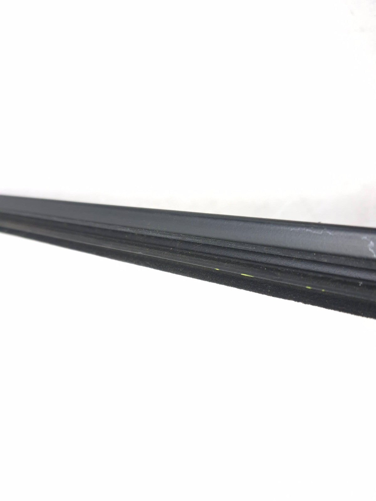2011 Volkswagen Tiguan Front Door Weatherstrip Seal Passenger Side Rh 4pcs OEM