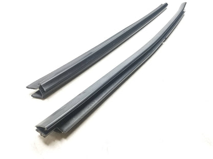 2016 Dodge Durango Rear Door Window Belt Seal Passenger Side Right OEM