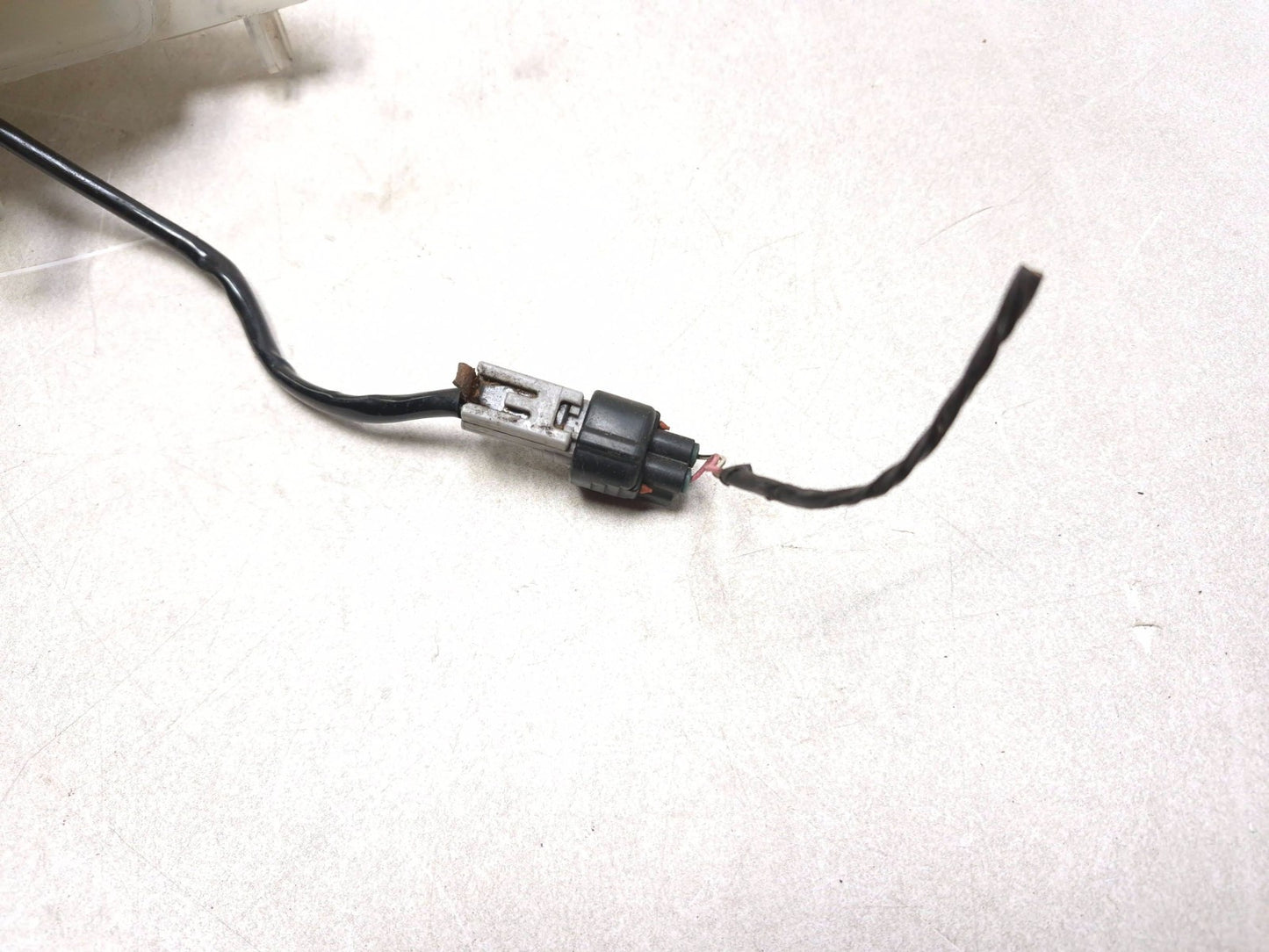 2010 Toyota Prius Brake Fluid Reservoir OEM