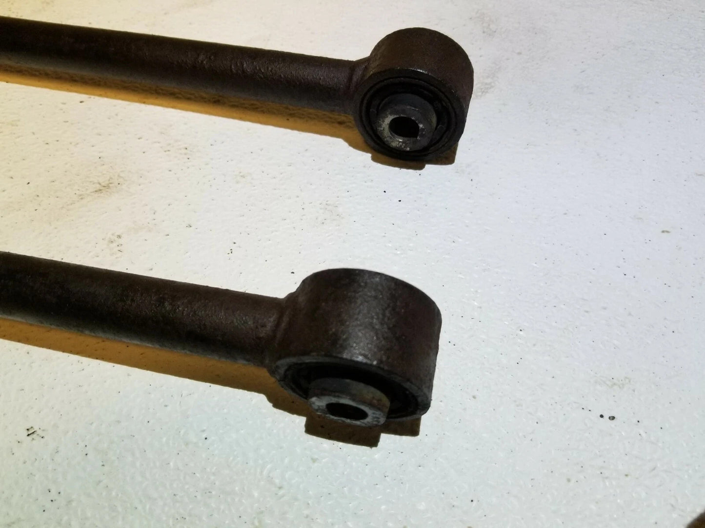 2010 Chrysler Sebring Rear Control Arm 4pcs W/ Bolt OEM