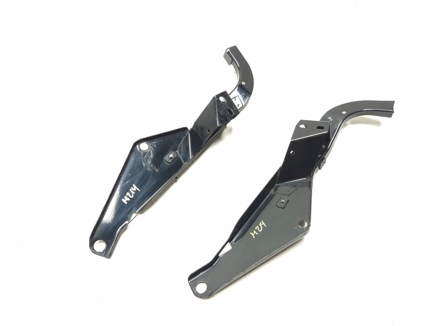 2004 Harley Davidson Touring Electra Glide Front Fairing Mount Bracket Pair OEM