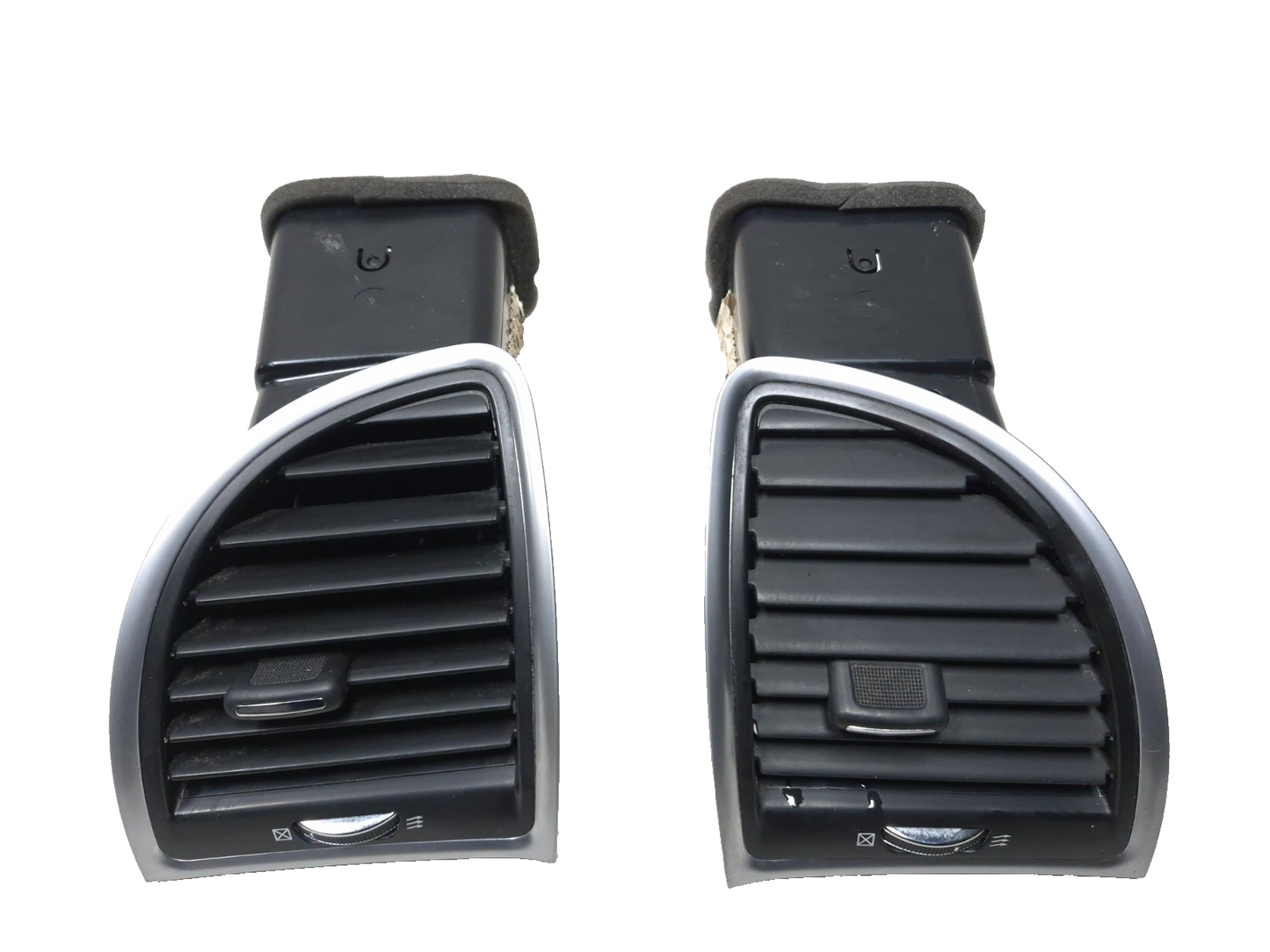 2018 Chrysler 300 Limited AWD Front Dash Right & Left Air Vent Trim Pair OEM