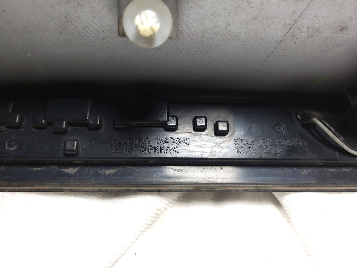 2009 Mitsubishi Outlander Tailgate Spoiler & Third Brake Stop Light Lamp OEM