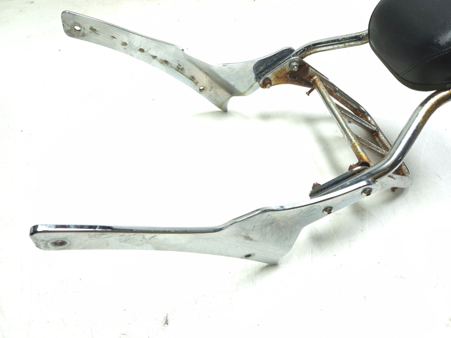2004 Suzuki Intruder Volusia Vl800 Backrest Sissy Bar Luggage Rack OEM