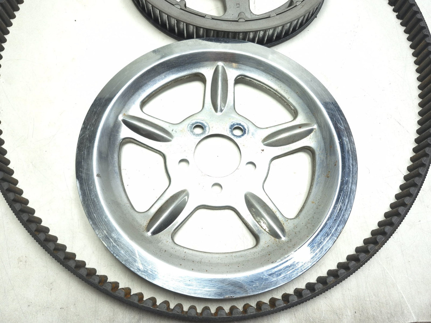 2004 Harley-davidson Sportster Xl883 Rear Wheel Pulley & Drive Belt Set OEM