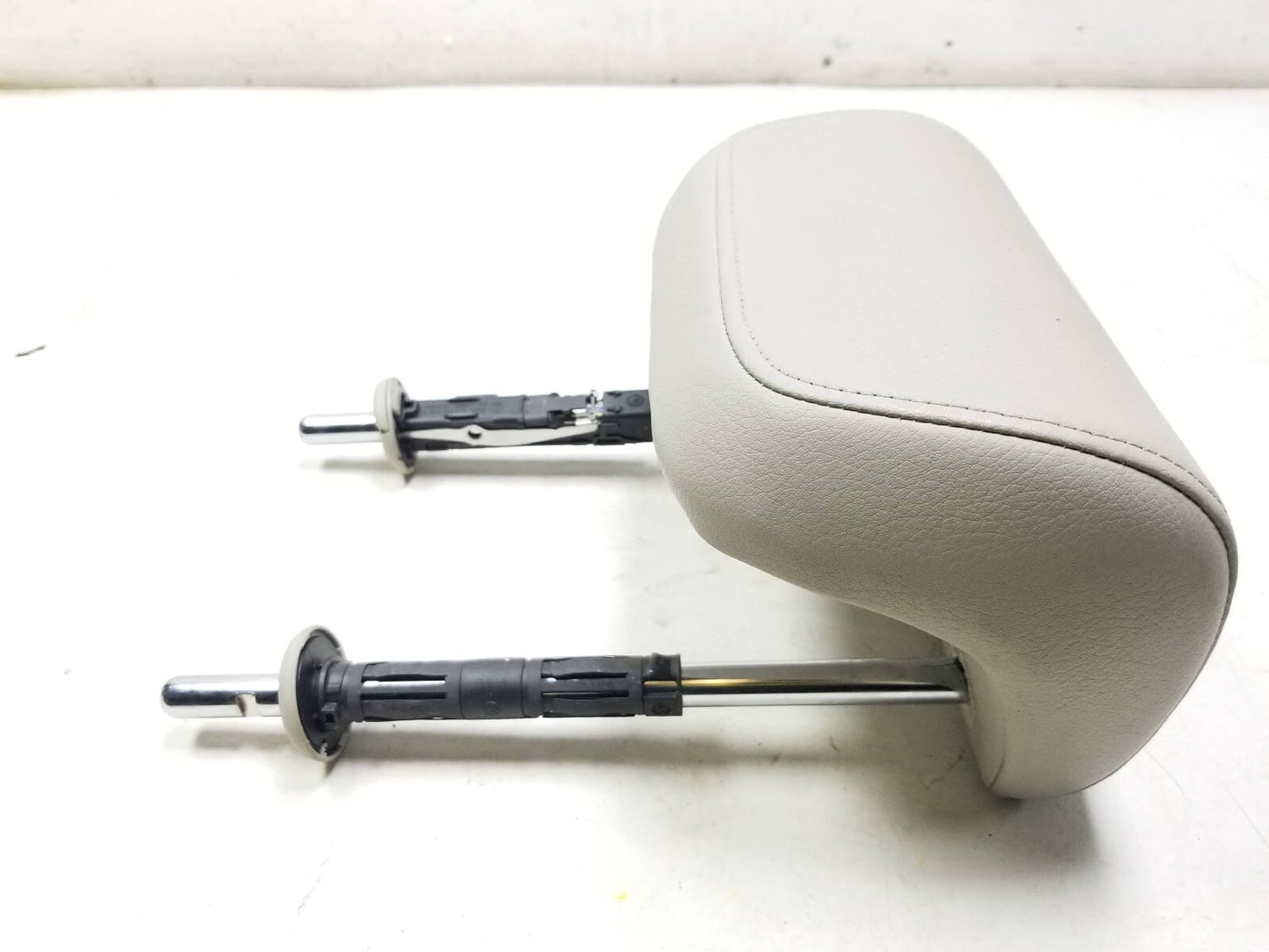 2009 - 2012 Audi Q5 Rear Seat Headrest 3pcs OEM ✅