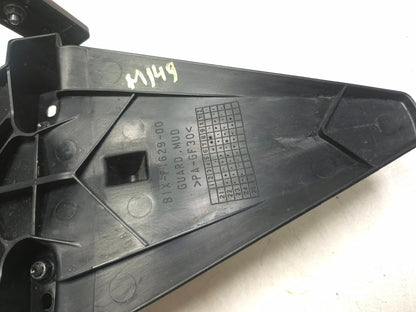 2025 Yamaha Yzf R3 Rear Fender Mud Guard W/turn Signal Assy OEM