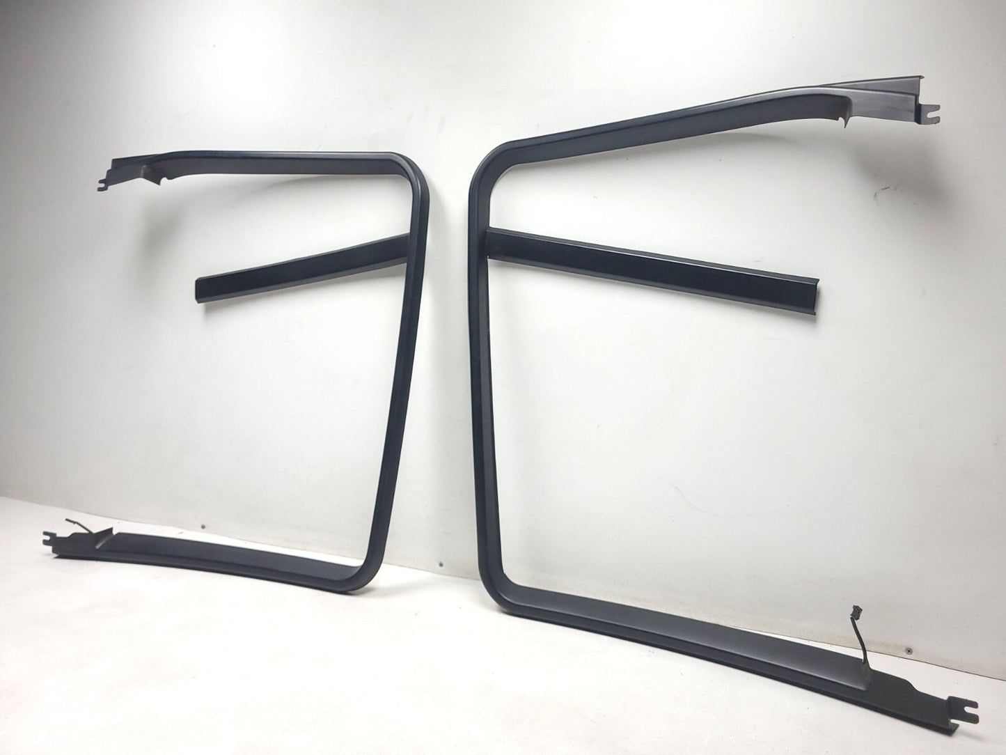 2007 Range Rover Front & Rear Door Window Trim Molding Left & Right 4 Pcs OEM