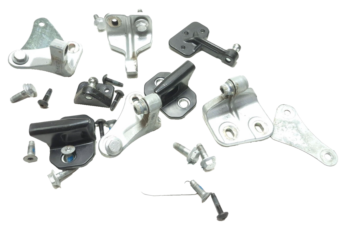 2010 Mercedes S400 Driver Side Door Hinge & Striker 8pcs W/ Bolt 15pcs OEM