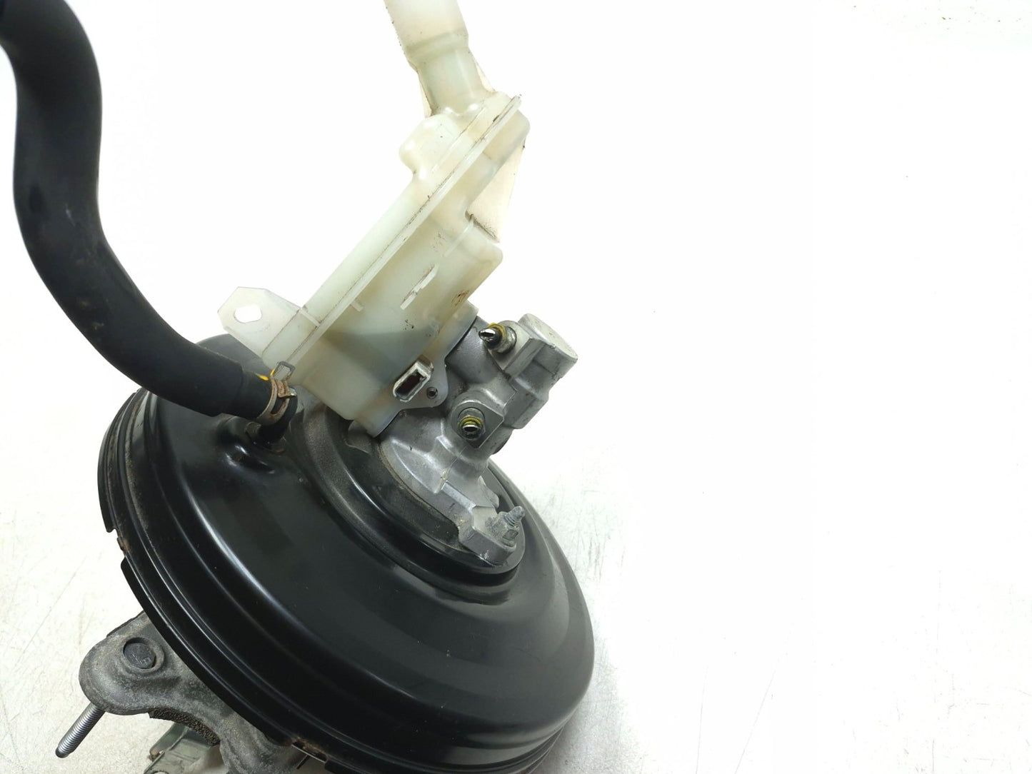 2015 Nissan Juke Power Brake Booster W/ Master Cylinder OEM