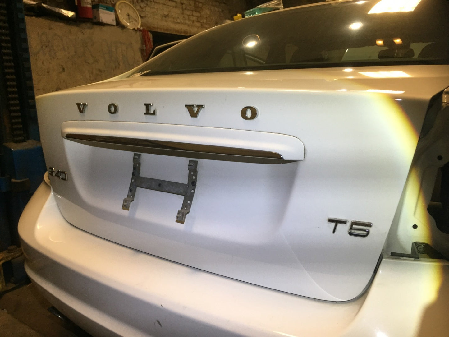2007 Volvo S40 Door Window Belt Seal Molding Driver Side Left OEM