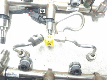 2017 Cadillac Xt5 Fuel Rail W/ Injector 3.6l OEM