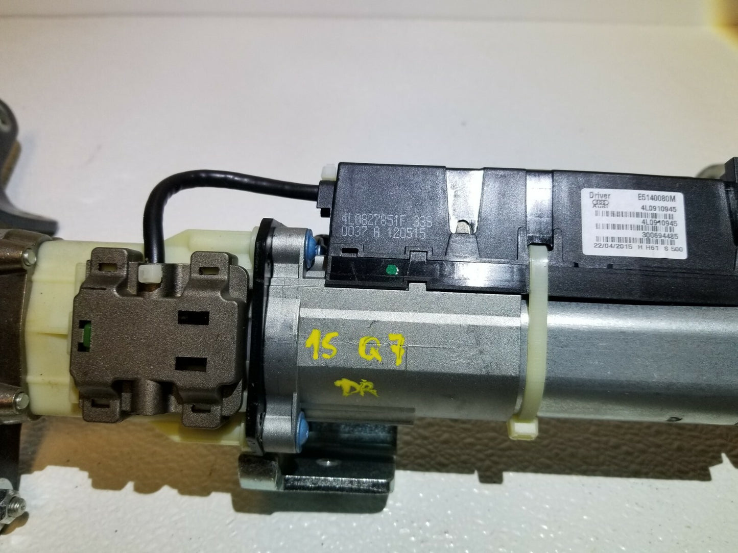 2015 Audi Q7 Rear Trunk Tailgate Hatch Lift Motor Left & Right Pair OEM