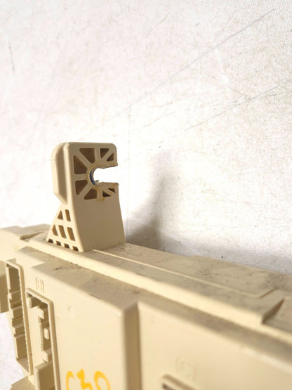 2013 Hyundai Genesis Cabin Fuse Relay Box Fusebox OEM