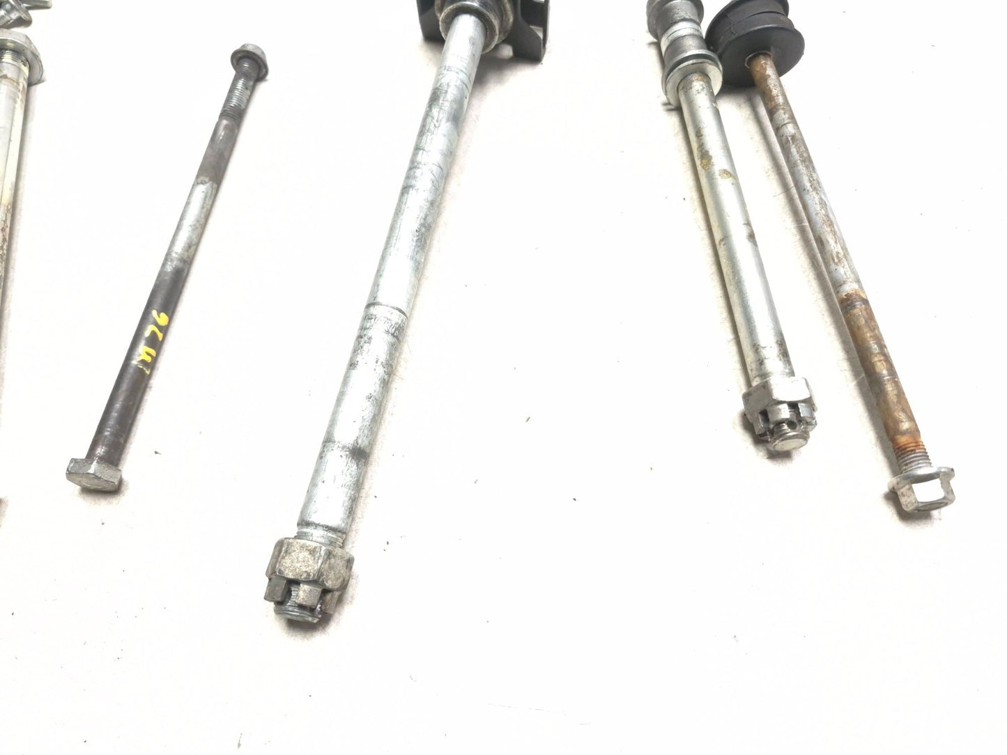 2014 Kawasaki Ninja 300 Ex300a Wheel Axle Pair & Bracket W /misc Bolt OEM