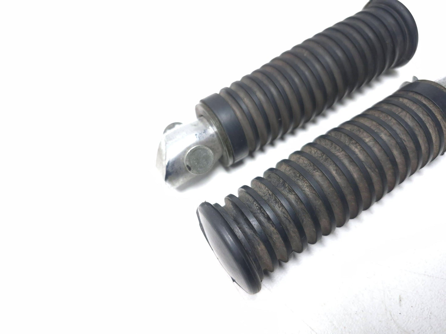 2004 Kawasaki Vulcan 800 Vn800 Foot Peg Rear Left & Right  OEM