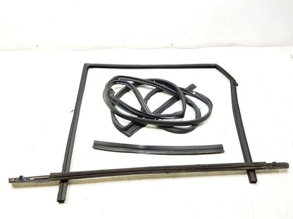 2015-2019 Nissan Sentra Door Weatherstrip Seal & Belt Rear Passenger Side Rh OEM