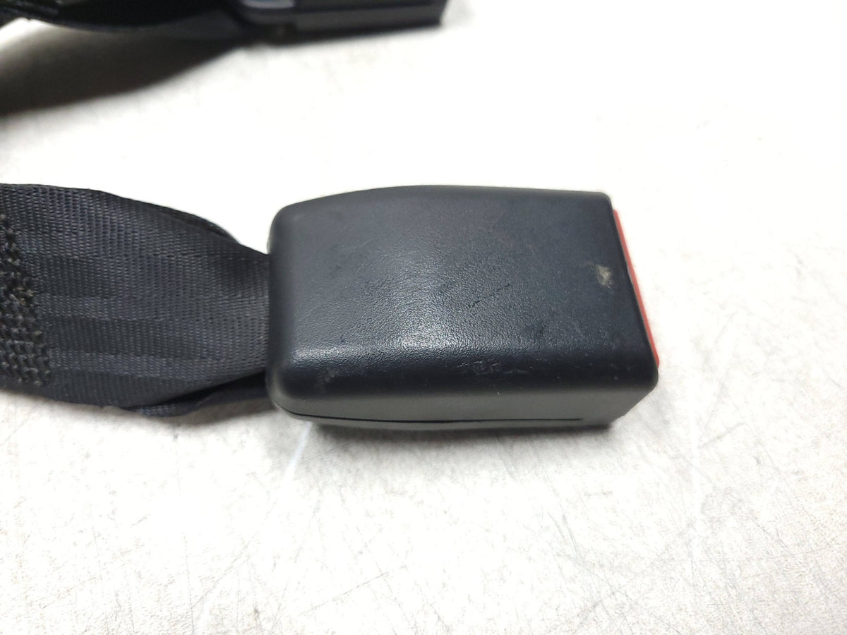2016 Hyundai Accent Rear Seat Belt Buckle OEM 89830-1r500ry0