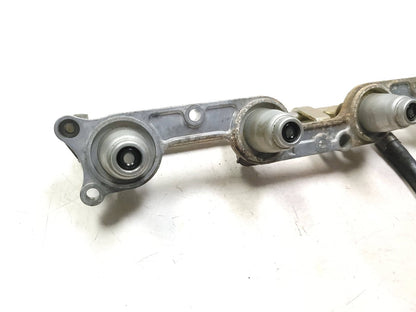 04 05 Honda Cbr 1000rr Fuel Rail W/ Injectors OEM 12k Miles