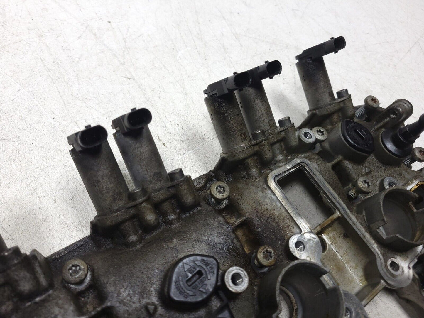 2009 - 2012 Audi A4 Quattro Engine Motor Valve Cylinder Head Cover   2.0t OEM