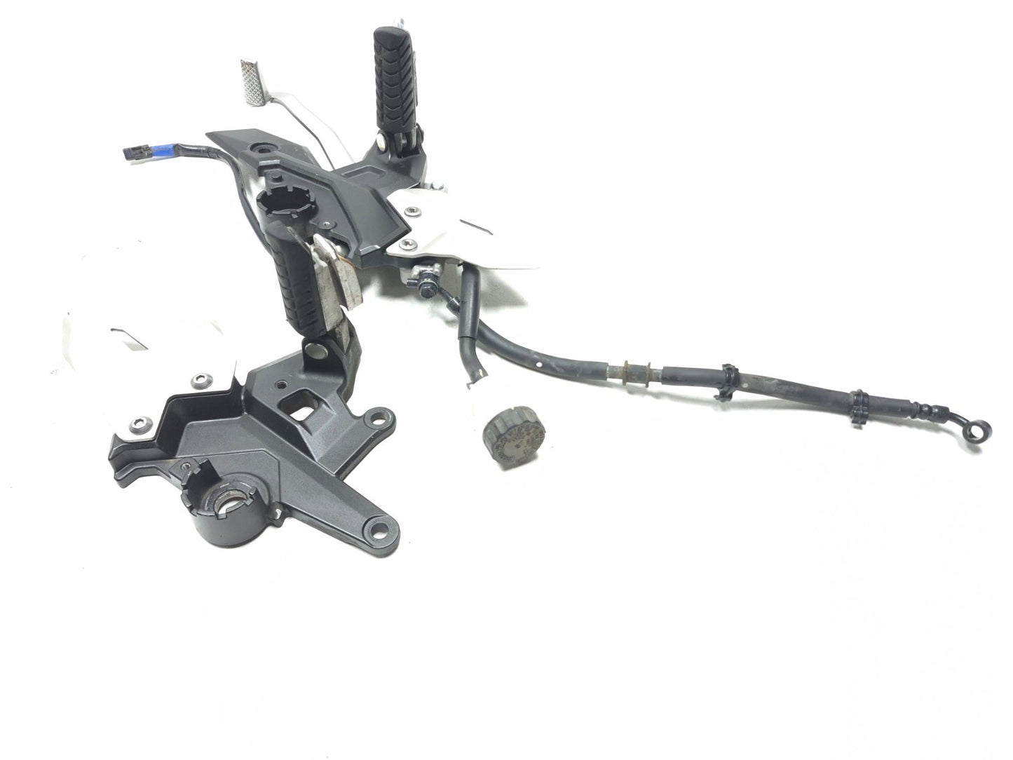 2018 Kawasaki Ninja 650 Ex650 Front Footrest W/master Cylinder Left & Right OEM