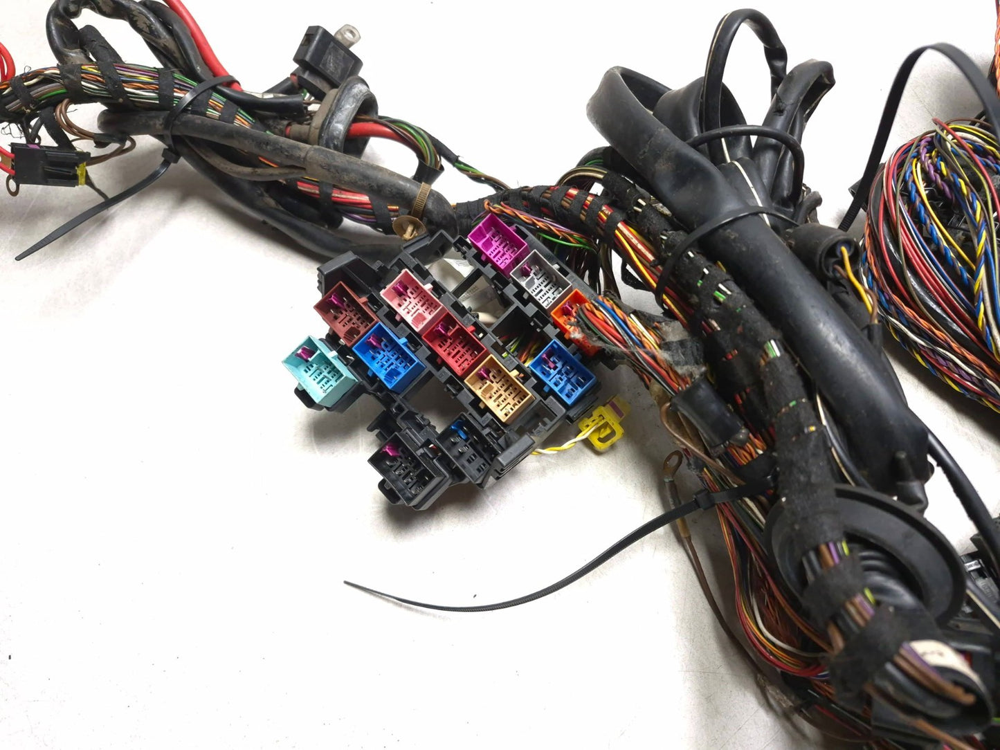 2004 Volkswagen Passat Engine & Interior Wire Wiring Harness OEM