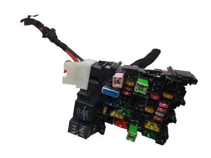 2015 Volkswagen Golf Cabin Fuse Box Relay Junction Block  OEM