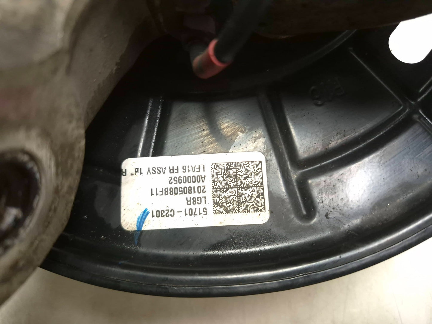 2018 Hyundai Sonata Front Spindle Knuckle Wheel Hub Passenger Side Right OEM