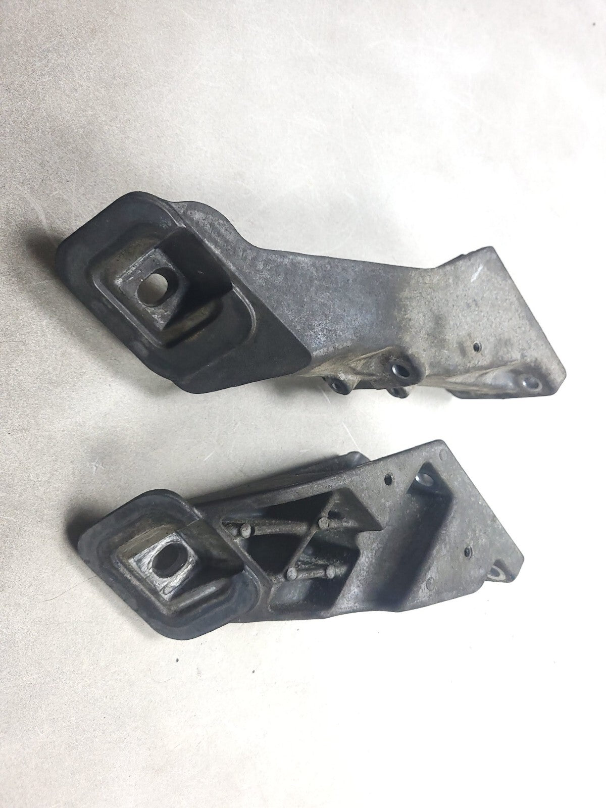 2007 Range Rover 4.2l Engine Motor Mount Bracket Left & Right Pair OEM