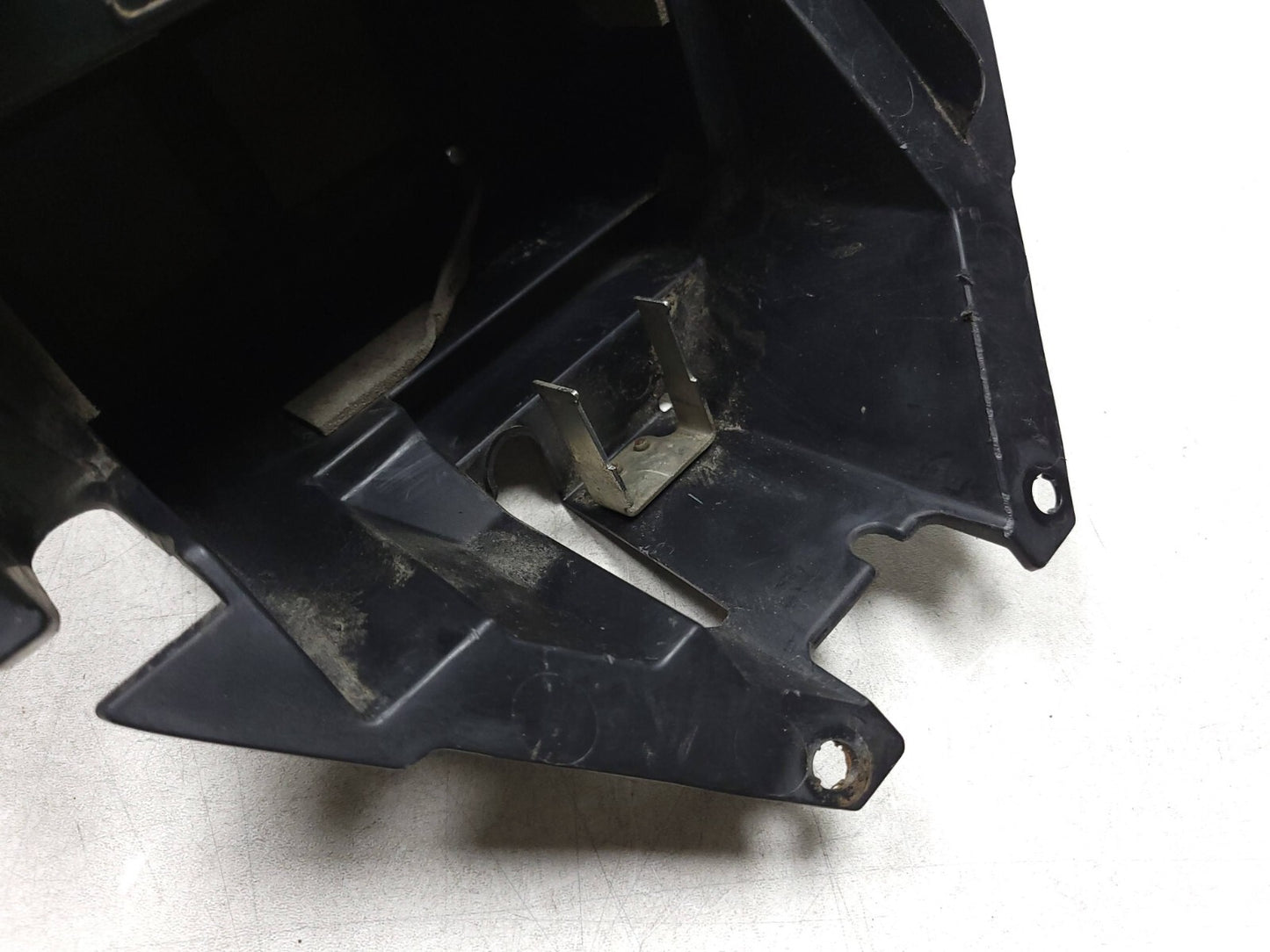 2006 - 2009 Suzuki Boulevard C50 Vl800 Battery Housing Box Tray  OEM