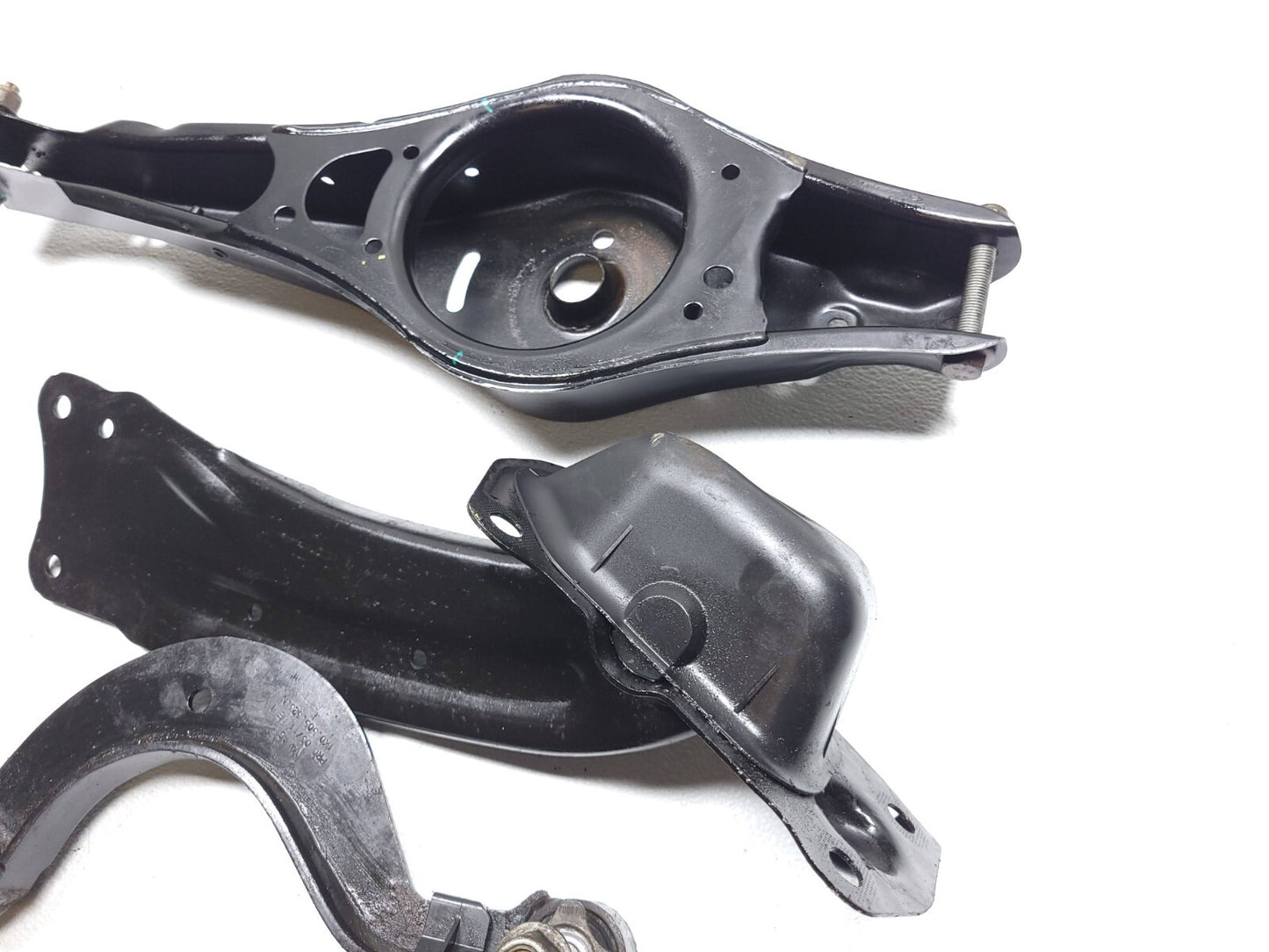 2012 Volkswagen Cс Rear Control Arm Right Passenger Side 4pcs OEM
