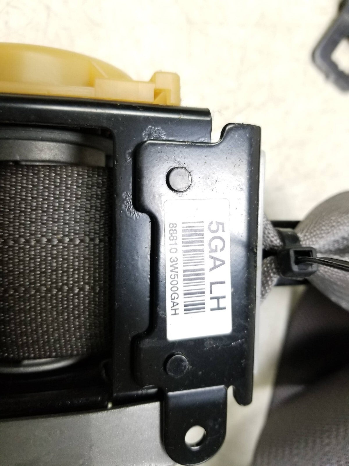 2011 - 2013 Kia Sportage Front Seat Belt Retractor Left & Right  OEM