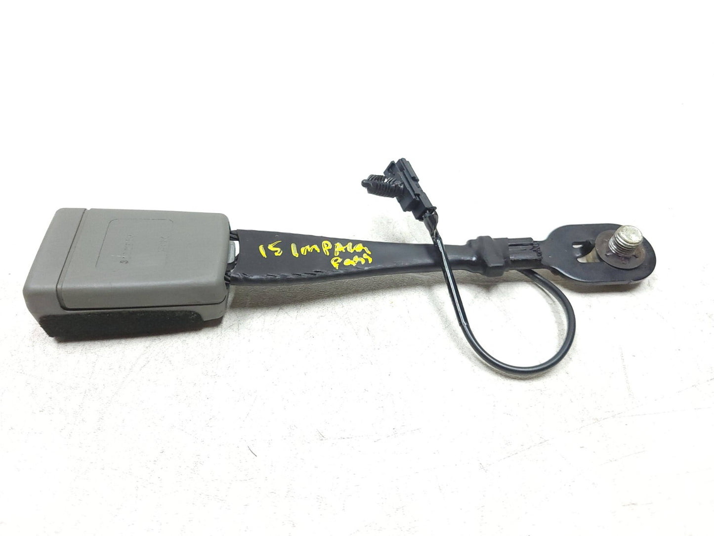 2015 - 2018 Chevrolet Impala Front Seat Belt Buckle Latch Passenger Right OEM