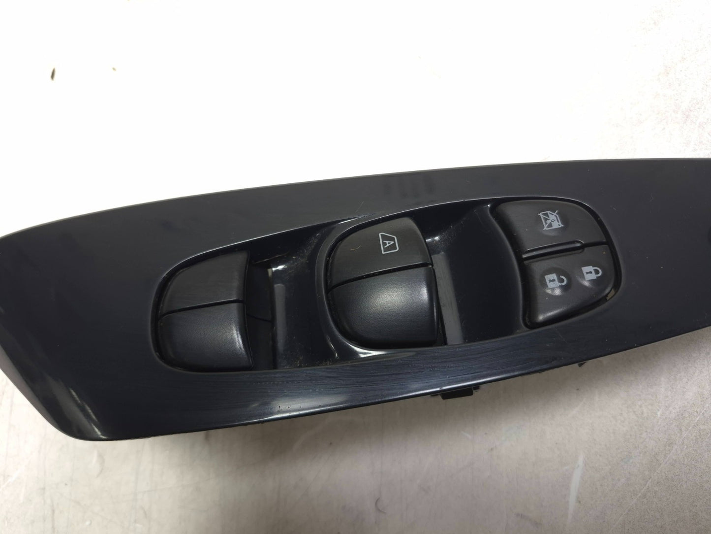 2012 Nissan Leaf Left Driver Power Window Master Switch OEM