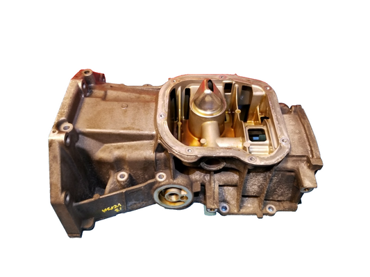 2013 Nissan Versa 1.6l Engine Upper Oil Pan OEM
