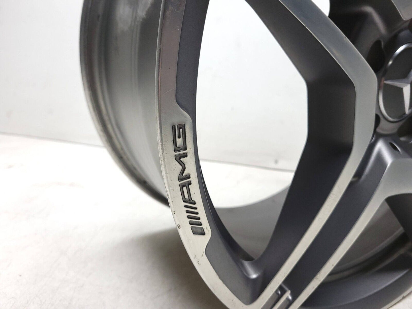 Mercedes-benz E Class Amg Wheel Rim 9.5jx19 Rear OEM