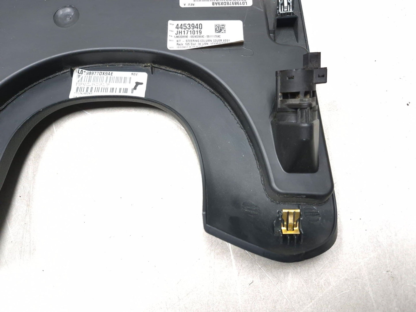 2018 Chrysler 300 Limited AWD Steering Column Cover W/ Switch Sensor OEM