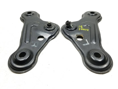 17 18 Kia Forte Front Crossmember Subframe Stay Bracket Pair OEM 49k Miles
