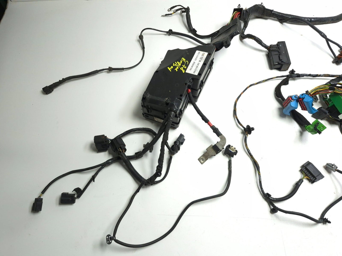 2012 Volvo C30 Main Under Hood Fuse Box Wire Harness OEM