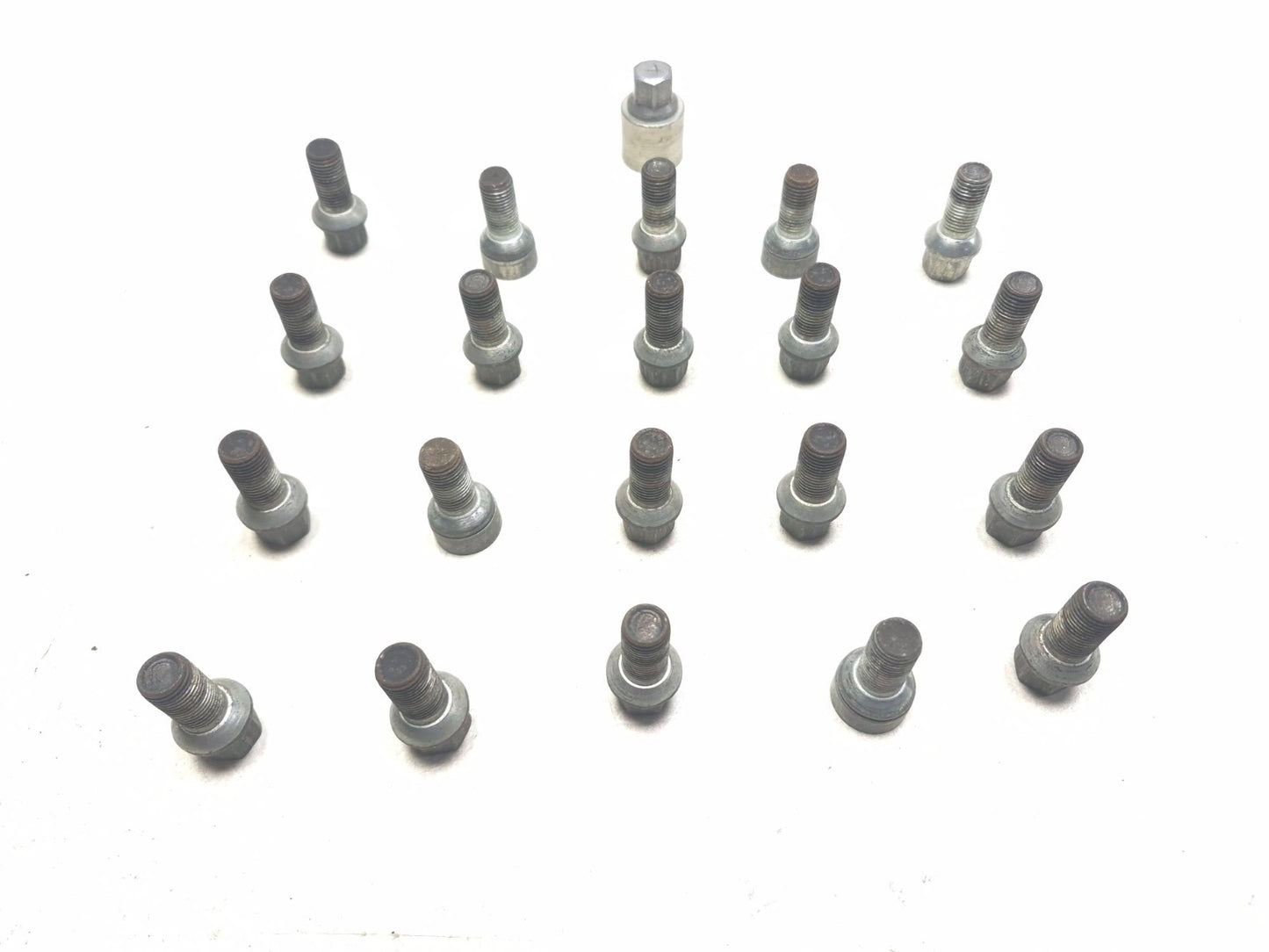 2016 VW Jetta Wheel Lug Bolt W/ Anti Theft Bolt 20pcs OEM 30k Miles