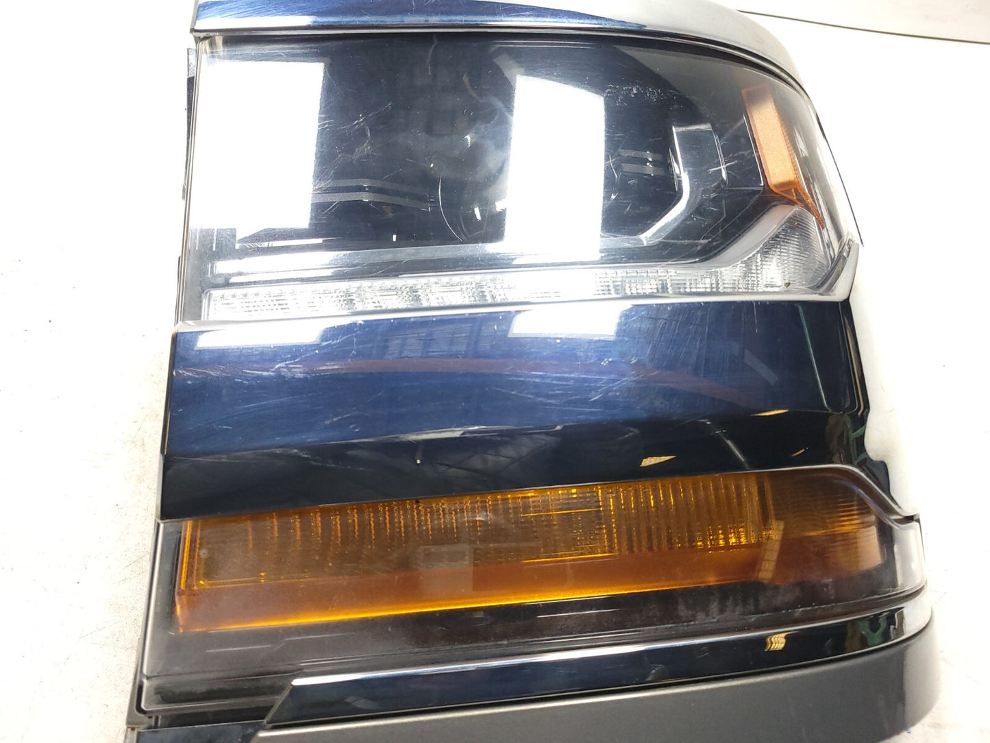 16-19 Chevrolet Silverado 1500 Headlight Left & Right OEM