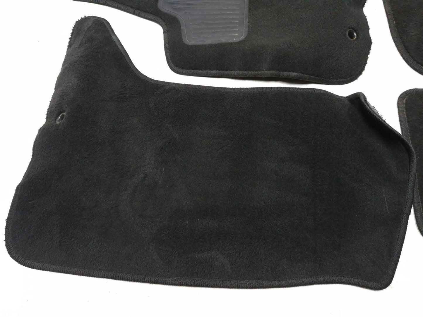 2018 Chrysler 300 Limited AWD Floor Mat Kit Front & Rear 4 Pcs OEM